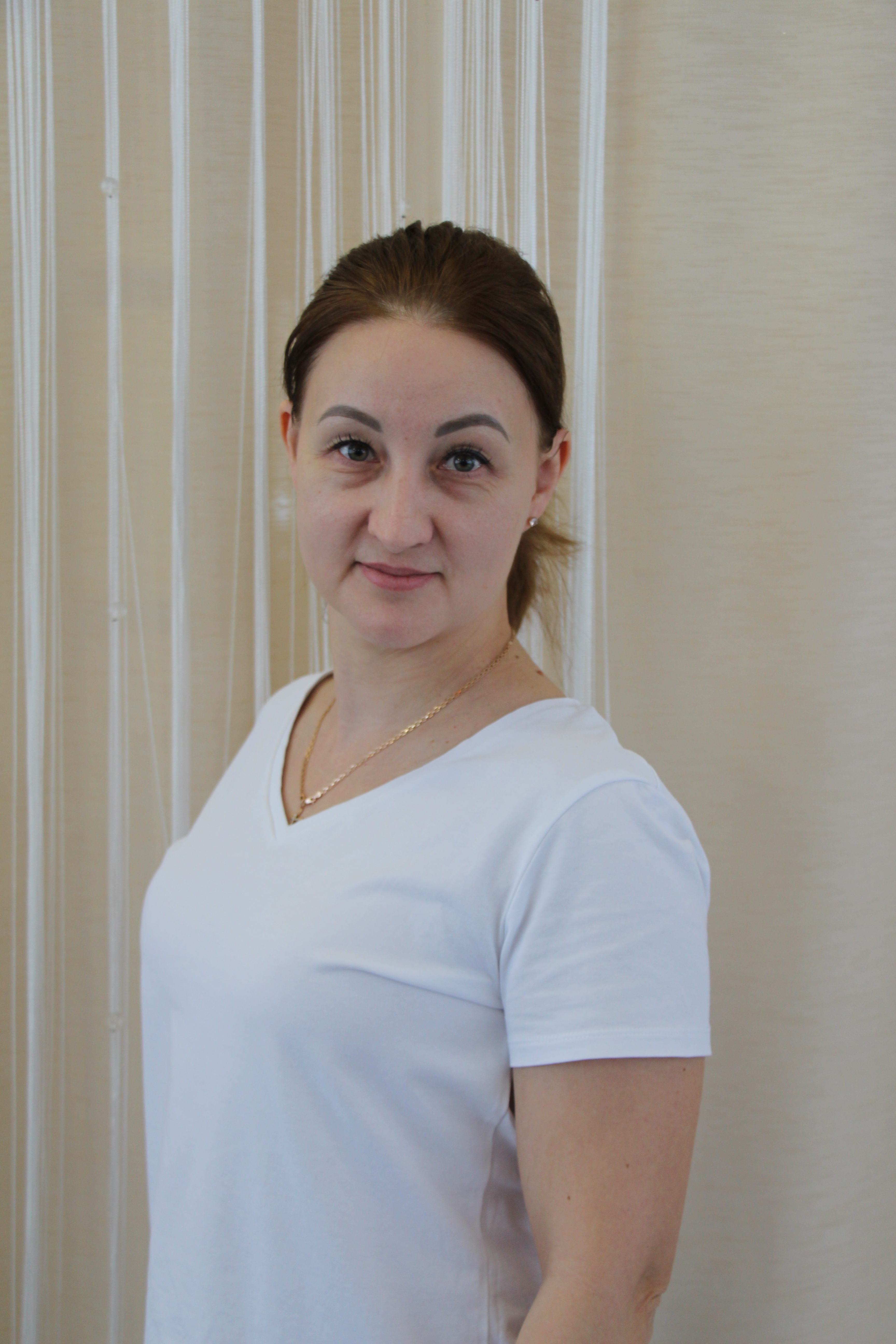 Педагогический работник Комарова Елена Викторовна.